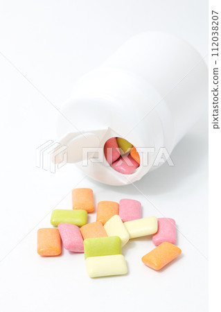 口香糖, 木糖醇, 咀嚼, 點心, 糖果, 食品, 口香糖, 容器, 塑膠容器 口香糖, 木糖醇, 咀嚼, 點心, 糖果, 食品, 口香糖, 容器, 塑膠容器 112038207