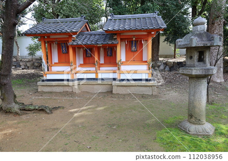 A view of the subsidiary shrine in the precincts of Gokonomiya Shrine in Kyoto City 112038956
