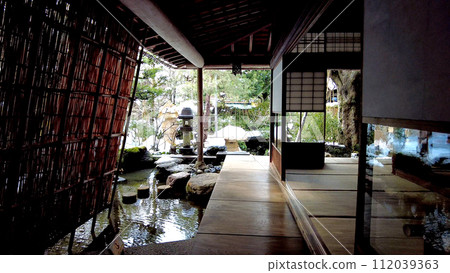Courtyard of the Nomura family, a former samurai residence in Kanazawa 112039363