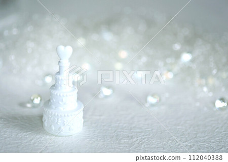 Wedding cake-shaped accessories bridal 112040388