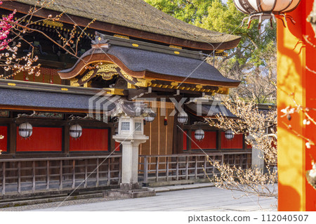 Kyoto in early spring, the shrine behind the main hall of Kitano Tenmangu Shrine, three pillars of the Empress 112040507