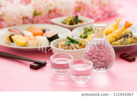 Spring cherry blossom viewing image 112042867