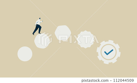 一個人在不斷變化的形狀中奔跑。圓圈發生變化,變成齒輪。 一個人在不斷變化的形狀中奔跑。圓圈發生變化,變成齒輪。 112044509