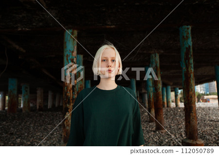 Young nice model woman with short bob hairstyle portrait Young nice model woman with short bob hairstyle portrait 112050789