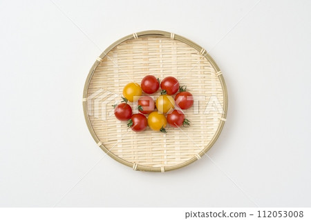 濾鍋上的迷你西紅柿 濾鍋上的迷你西紅柿 112053008