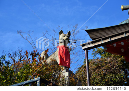 位於東京西東京市的東伏見稻荷神社的稻荷雕像 位於東京西東京市的東伏見稻荷神社的稻荷雕像 112054540