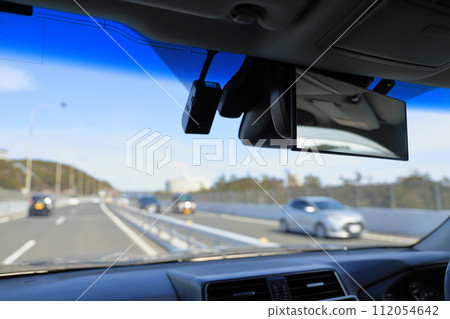從汽車駕駛座看到的景色 從汽車駕駛座看到的景色 112054642