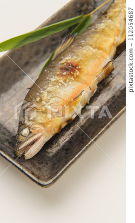 Salt-grilled salmon Salt-grilled salmon 112054687