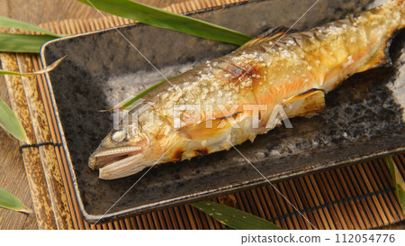 Salt-grilled salmon Salt-grilled salmon 112054776
