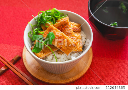 炒飯和湯 炒飯和湯 112054865