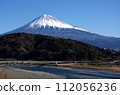 富士山、富士河和高速公路 112056236