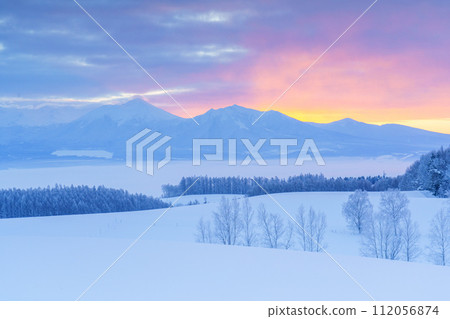Senbo Pass covered in hoarfrost, Hokkaido Kamifurano sightseeing in winter 112056874