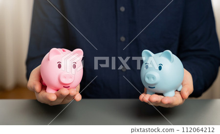 Deposits to choose from. Banking for couples. Joint accounts for shared expenses to individual accounts for personal savings. Managing joint finances effectively. Financial goals, trust levels 112064212