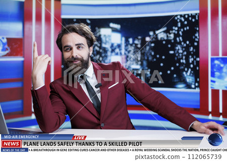 Newscaster presents new hero pilot saving many passengers and landing plane safely, airplane problems. Journalist covering important topic about airplane flying, going live on transmission. 112065739