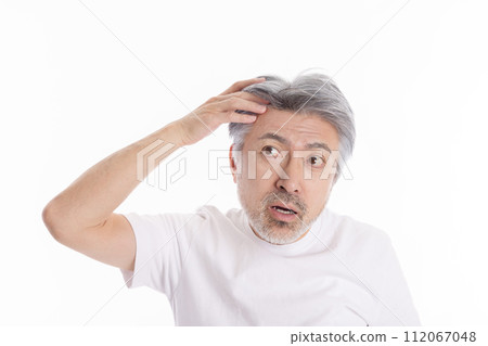 Beauty image of middle-aged men Beauty image of middle-aged men 112067048