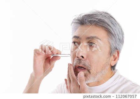 Beauty image of middle-aged men Beauty image of middle-aged men 112067057