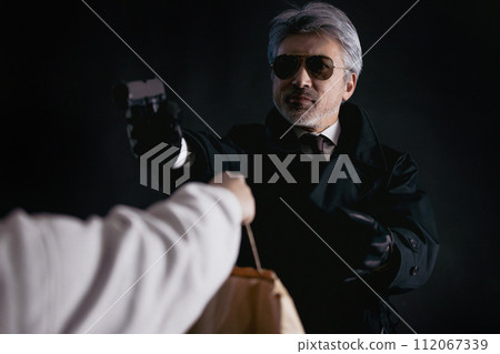 The assassin who receives the item 112067339