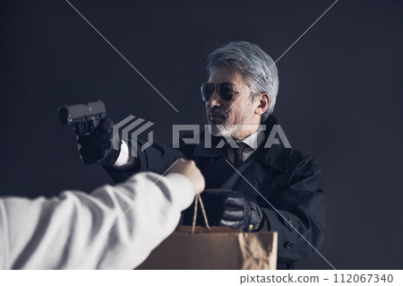 The assassin who receives the item 112067340