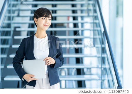 Business woman. 112067745