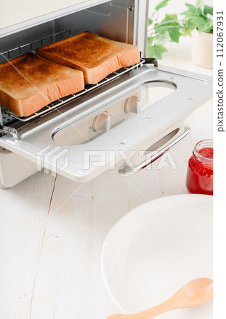 早餐形象|吐司（垂直構圖） 112067931