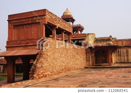 印度阿格拉附近法塔赫布爾西格里法院區的建築物 印度阿格拉附近法塔赫布爾西格里法院區的建築物 112068541