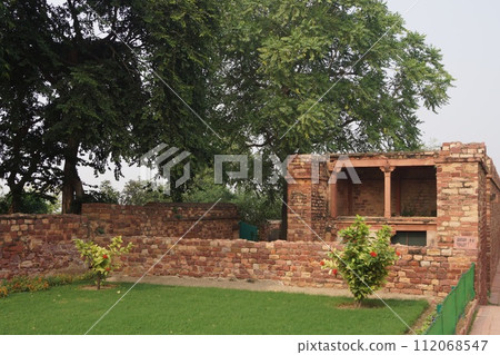 Scenery of the court district of Fatehpur Sikri near Agra, India Scenery of the court district of Fatehpur Sikri near Agra, India 112068547