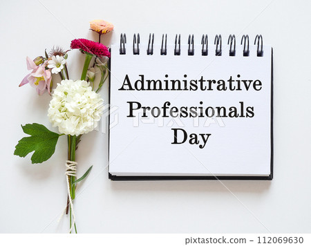 Happy Administrative Professionals Day. Notepad with congratulatory inscriptions 112069630