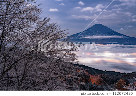 【靜岡縣】富士山、雪雲海、乙女嶺的景色 112072450