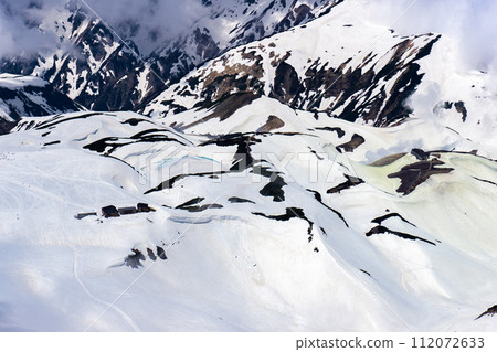 雪季攀登北阿爾卑斯立山連峰：從立山三越看到地獄谷 112072633