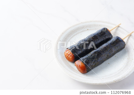 口感有嚼勁的磯部燒糰子(海苔團子) 口感有嚼勁的磯部燒糰子(海苔團子) 112076968