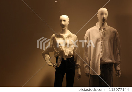 時尚精品櫥窗展示 112077144