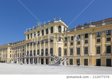 Summer Imperial Palace  Schoenbrunn 112077378