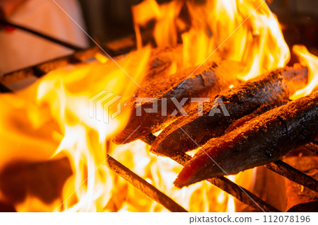 Seared straw-grilled bonito Seared straw-grilled bonito 112078196