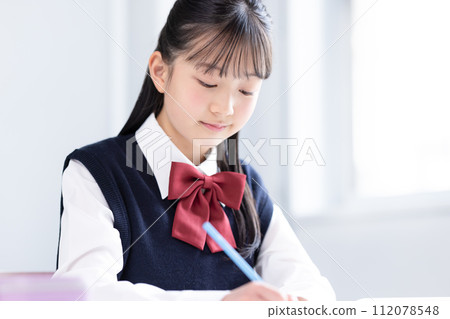 初中生學習 112078548