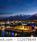 山中城市的夜景 112078649