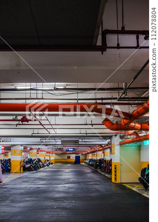 parking lot 112078804