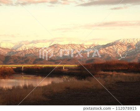 新潟縣新發田市夕陽山脈 112078915