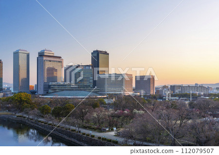 從大阪城月見櫓遺址看到的梅林美景 從大阪城月見櫓遺址看到的梅林美景 112079507