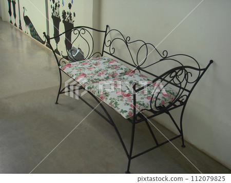 Petit hotel lobby entrance welcome chair Petit hotel lobby entrance welcome chair 112079825