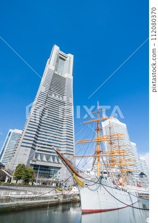 "Kanagawa Prefecture" Sailing ship Nippon Maru and Yokohama Landmark Tower in Minato Mirai 112080370