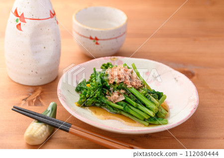 Rape blossoms 112080444