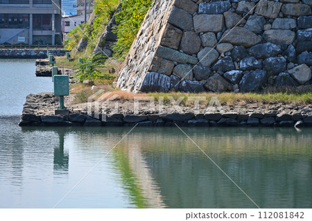 伊予國今治城的護城河、石牆和狗跑道 112081842