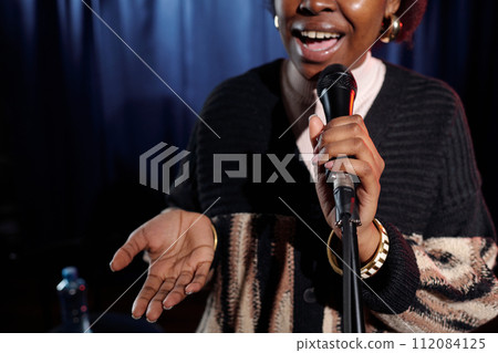 Monologue of female stand up artist Monologue of female stand up artist 112084125