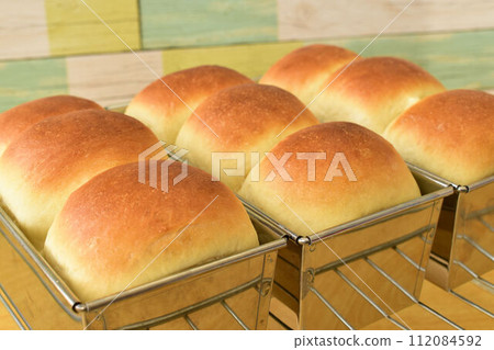 Freshly baked bread 112084592