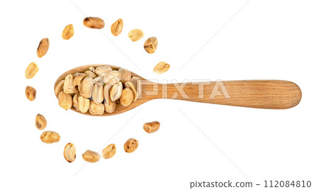 roasted peanuts isolated 112084810