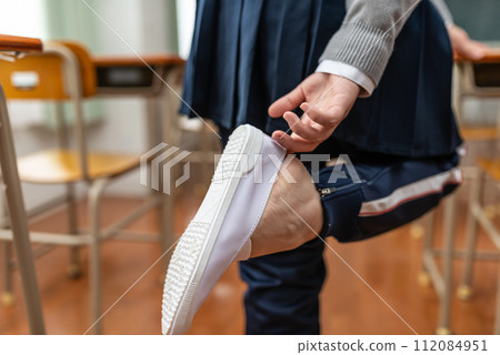 學生生活形象剪紙 112084951