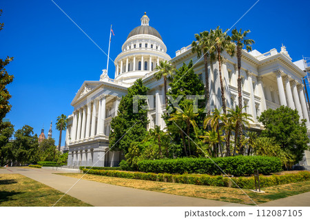 California State Capitol building on a sunny day in Sacramento 112087105