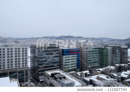 Girye New City Streetscape of Namguirye Station Street [Seongnam City, Gyeonggi-do] 112087744