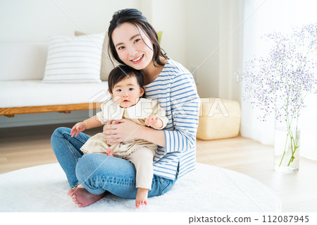 母親和孩子 112087945