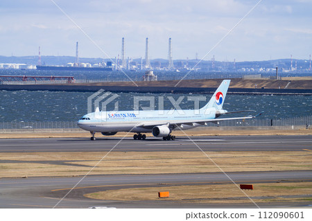 Scenery of Haneda Airport, plane taking off, Ota Ward, Tokyo 112090601